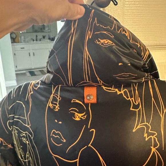 SOSKEN STUDIOS MARISA MINIGUCCI PORTRAIT PRINT DOWN PUFFER JACKET - Picture 11 of 15